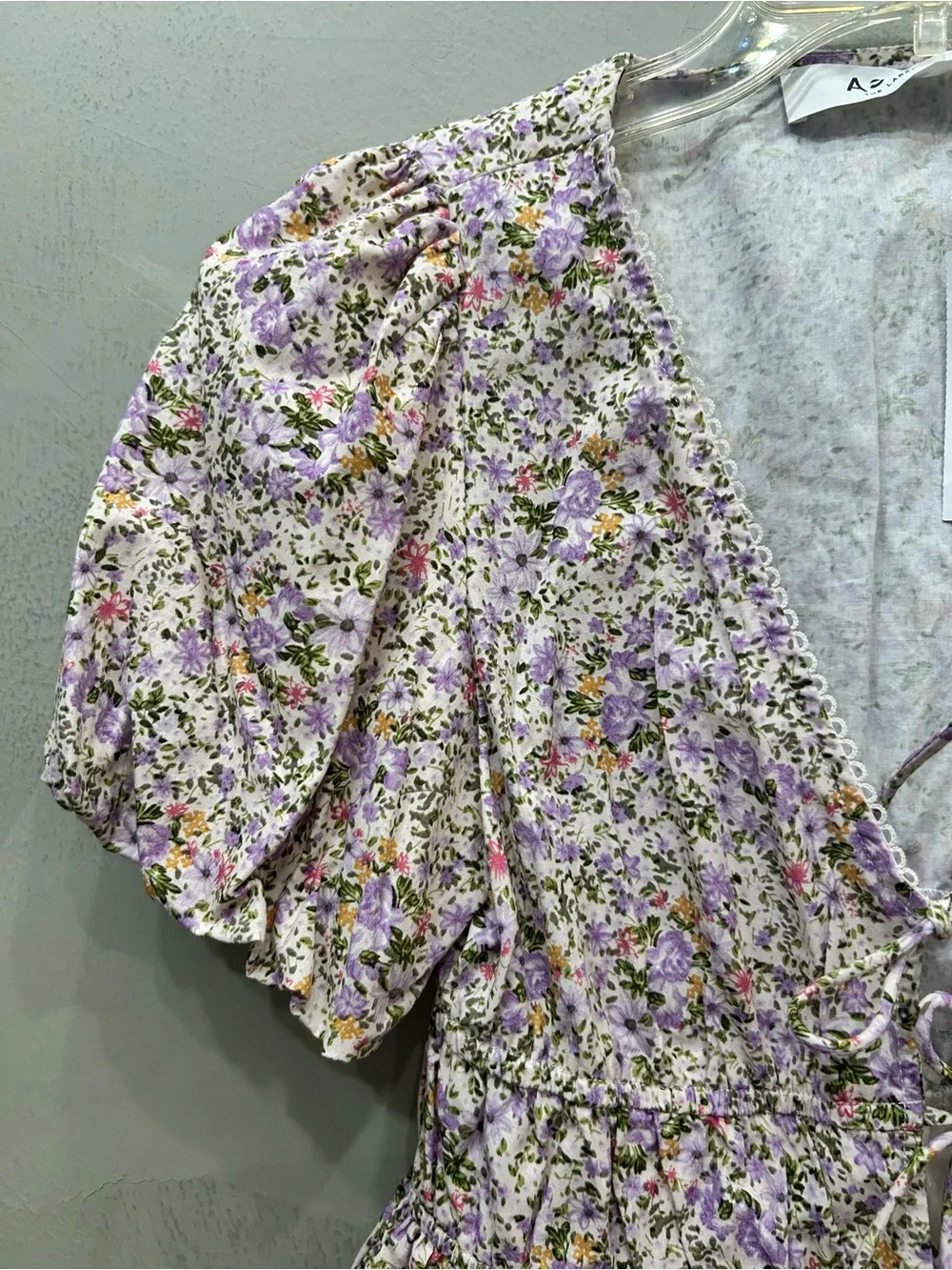 Astr Lavender Floral Tie-Front Puff Sleeve Blouse